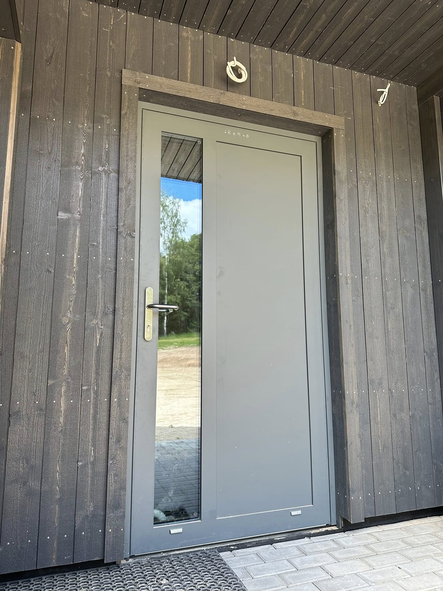 Durvis — Logu Pasaule realizēts risinājums